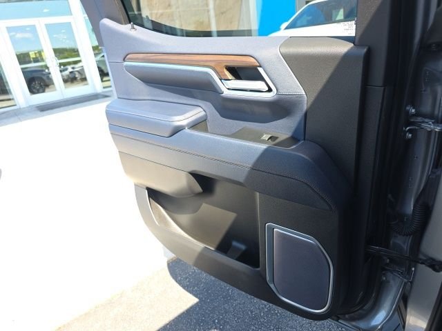 Used 2023 Gray Chevrolet High Country image 30