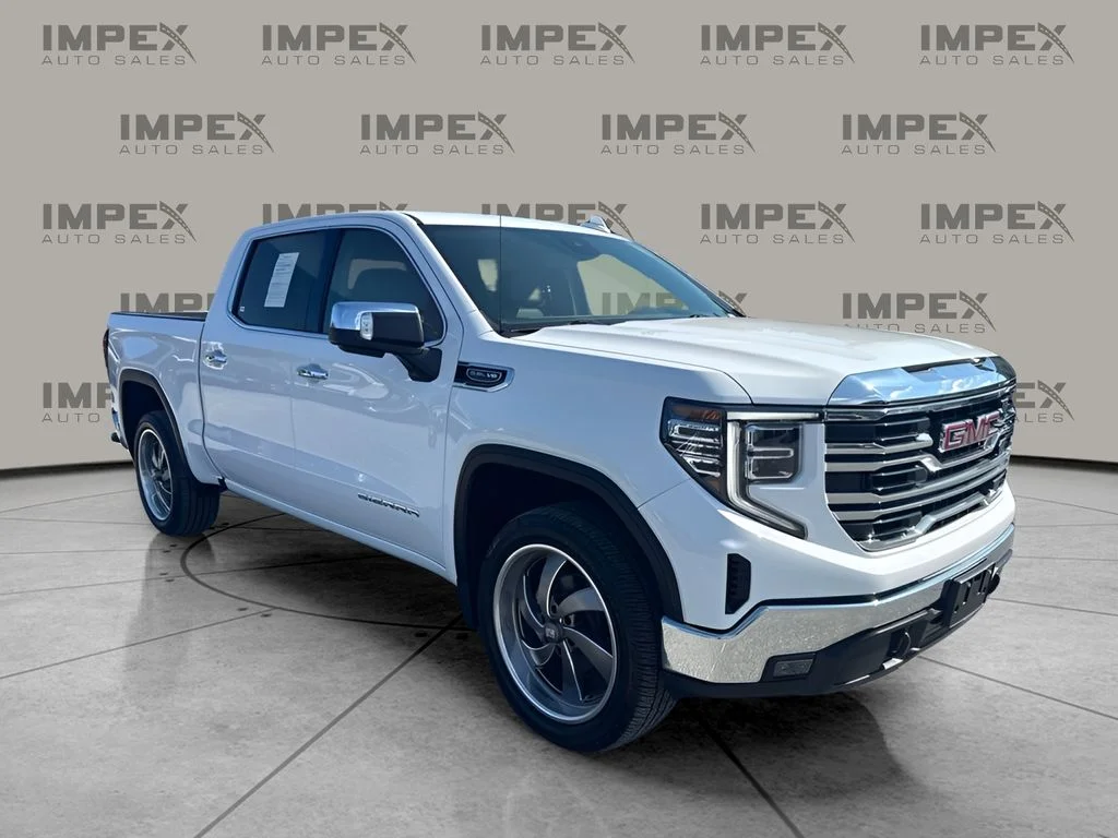 Used 2024 White GMC SLT image 5