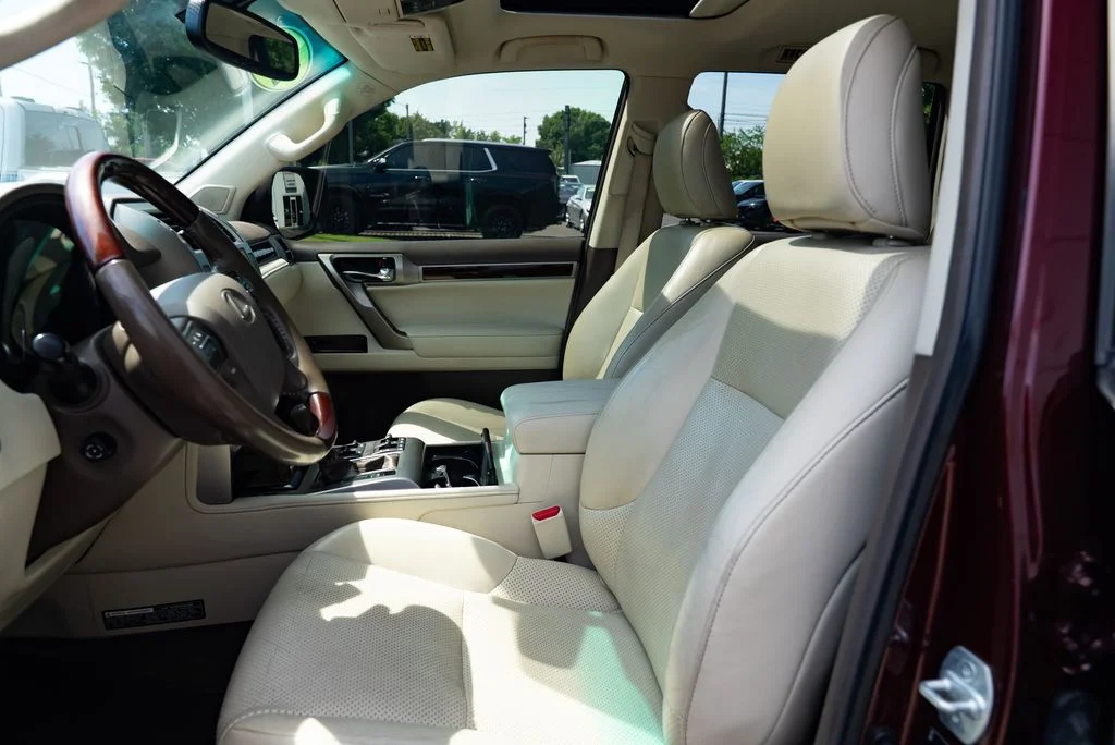 Used 2016 Red Lexus 460 Luxury image 20