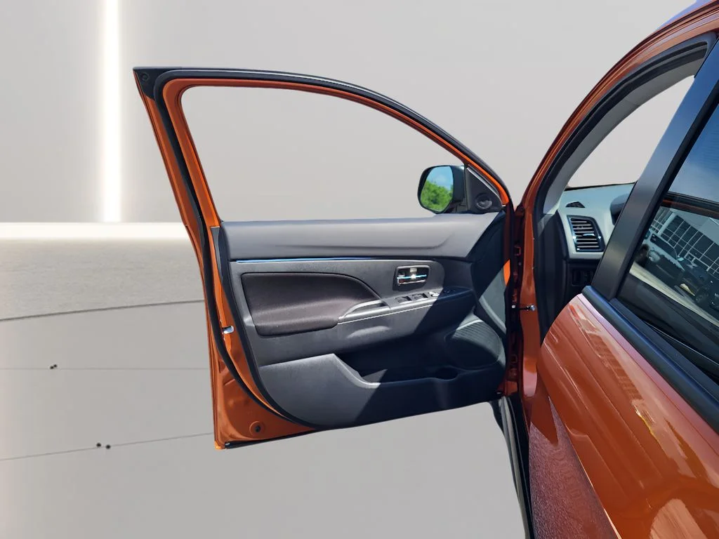 New 2026 Sunshine Orange Metallic Mitsubishi LE image 19