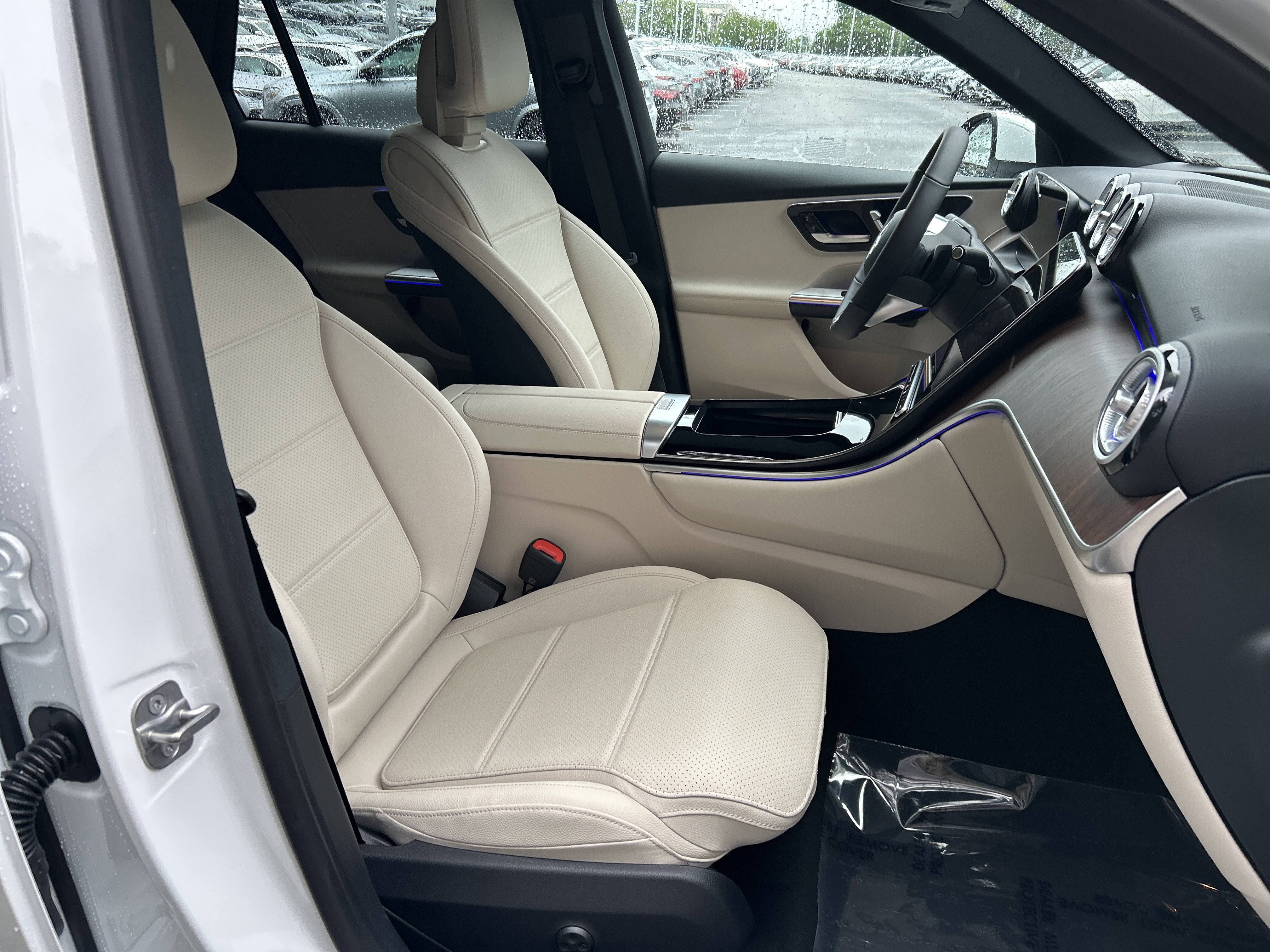 New 2026 MANUFAKTUR Moonlight White Metallic Mercedes-Benz GLC 300 SUV image 44