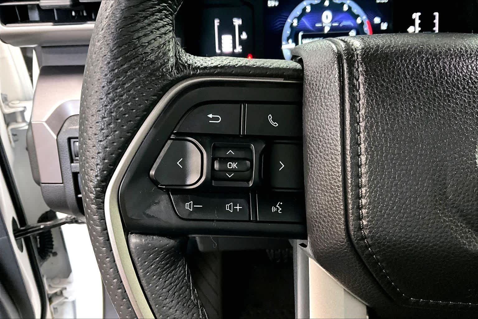 Used 2025 Ice Cap Toyota SR5 image 22