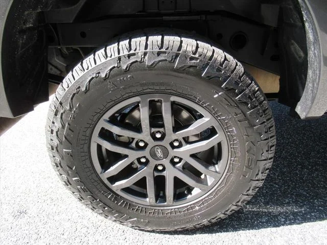 Used 2022 Black Ford Lariat image 10