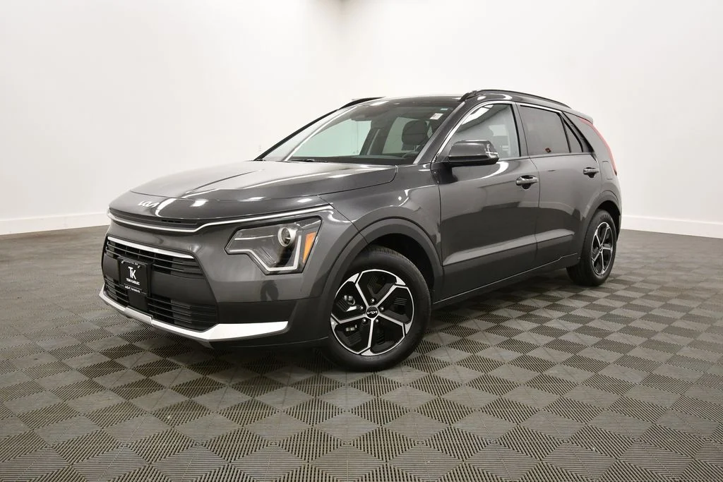 Certified 2025 Kia Niro EX with VIN KNDCR3LE2S5275371 for sale in Rochester, Minnesota