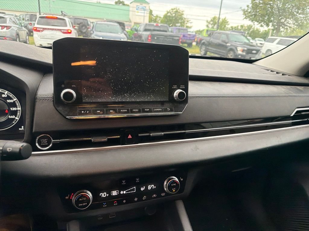 Used 2022 Black Mitsubishi SEL image 14