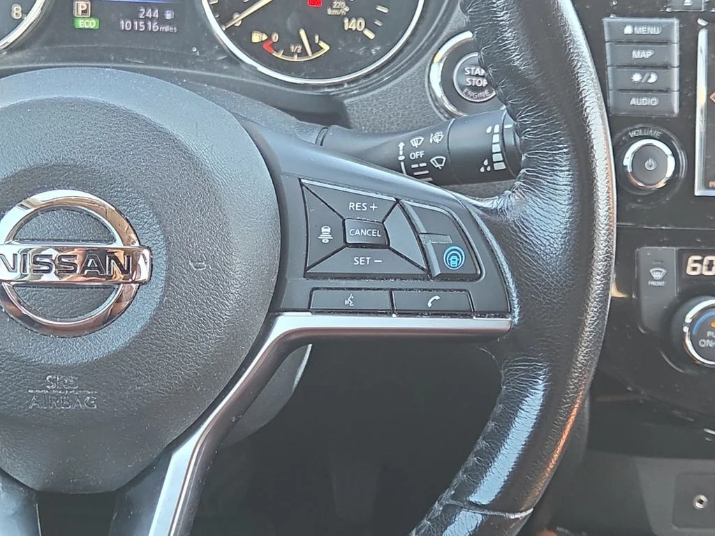 Used 2018 Silver Nissan SL image 25