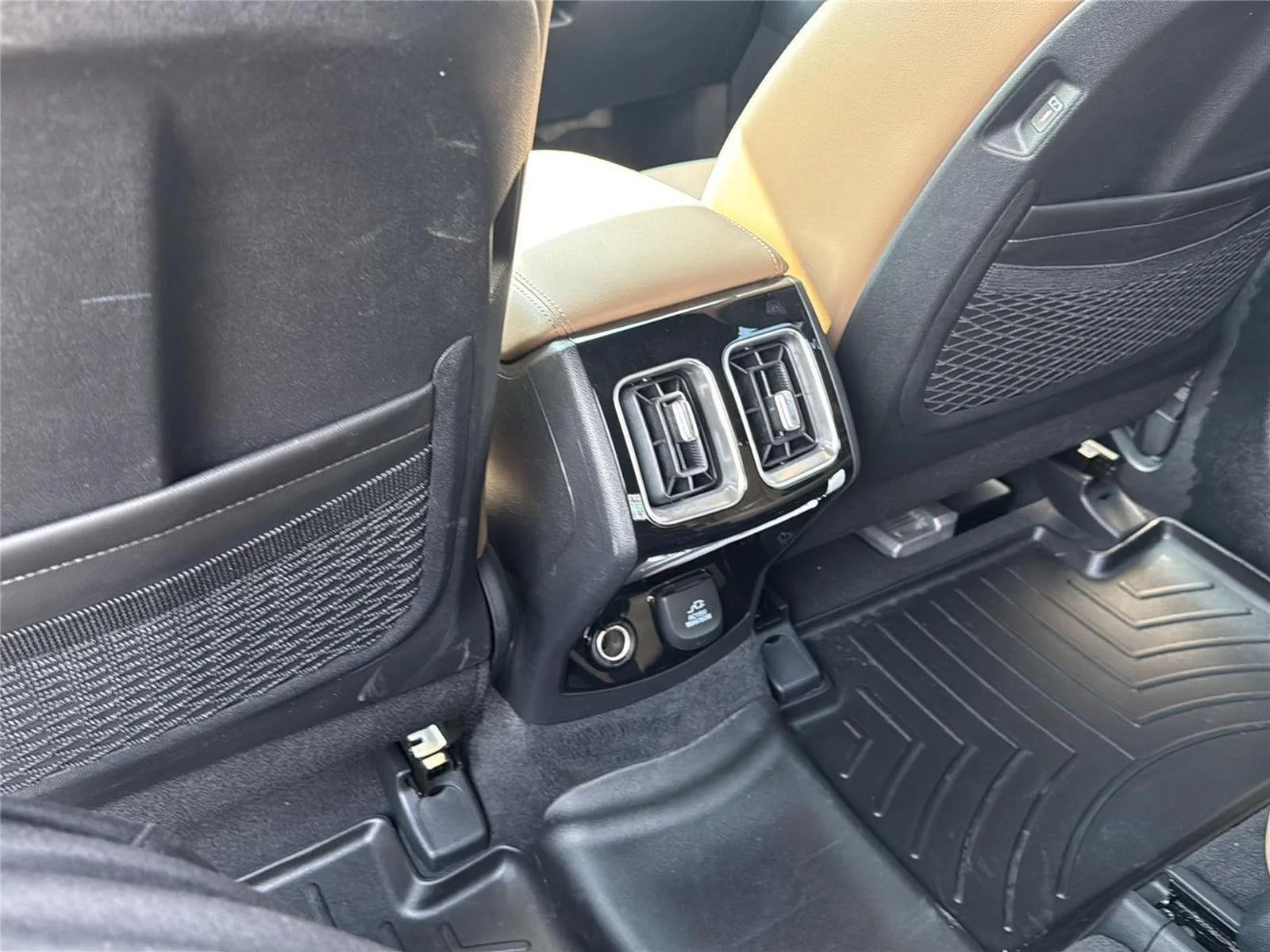 Used 2024 Wolf Gray Kia X-Pro SX Prestige image 20