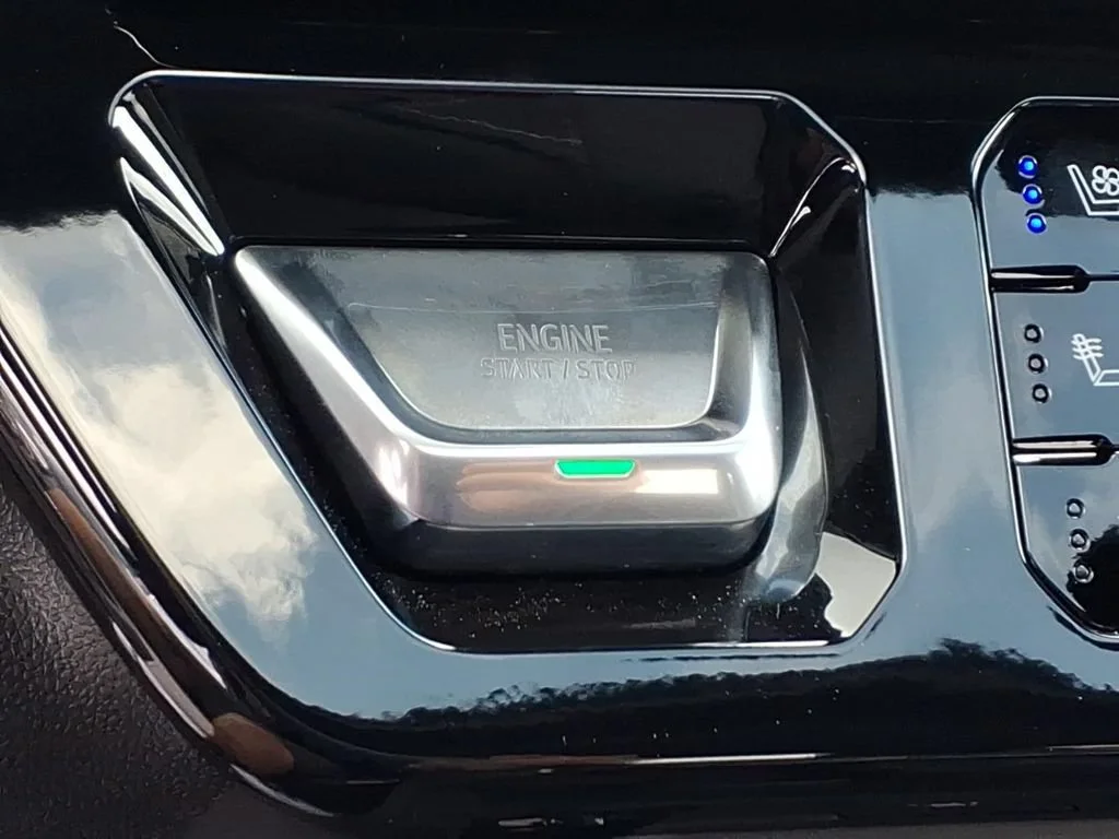 New 2026 Sterling Metallic GMC AT4X image 5
