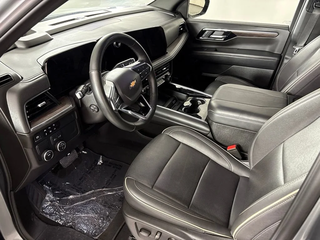 Certified Used 2025 Sterling Gray Metallic Chevrolet Premier image 34
