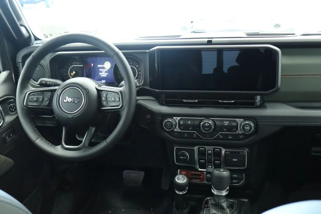 New 2026 Granite Crystal Metallic Clearcoat Jeep Mojave image 31
