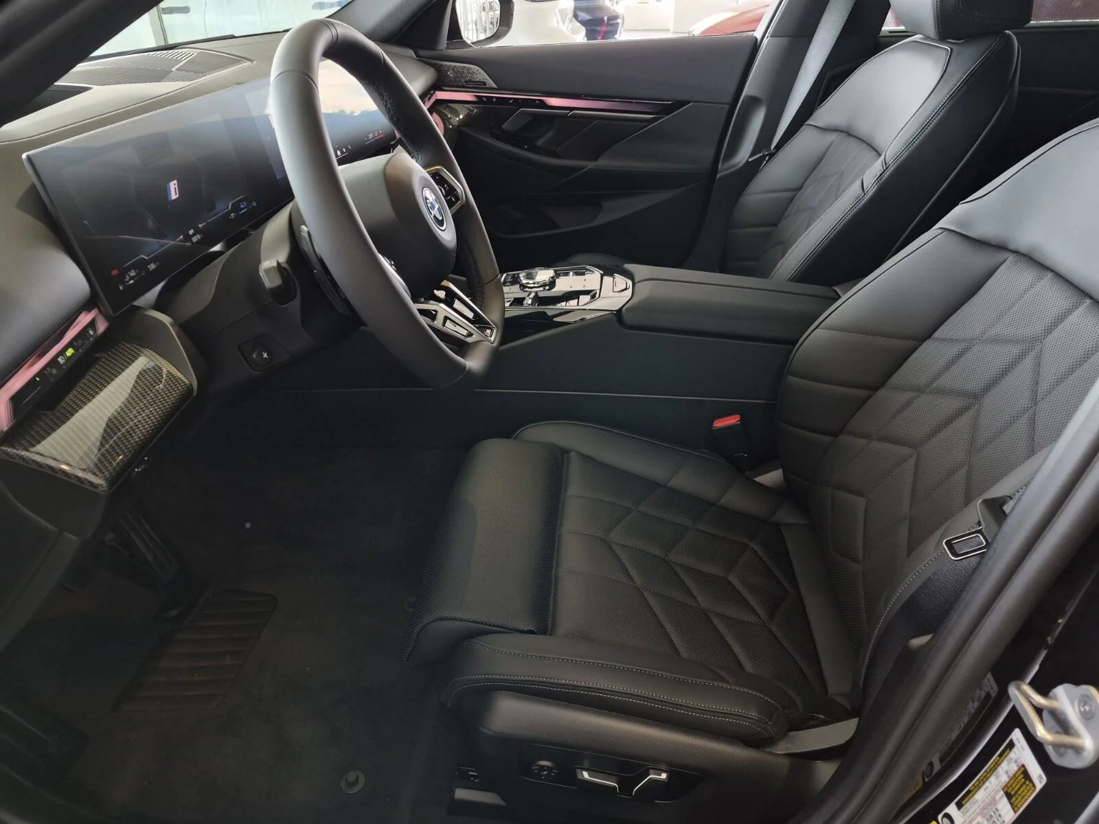 New 2027 Black Sapphire Metallic BMW 550e xDrive image 11