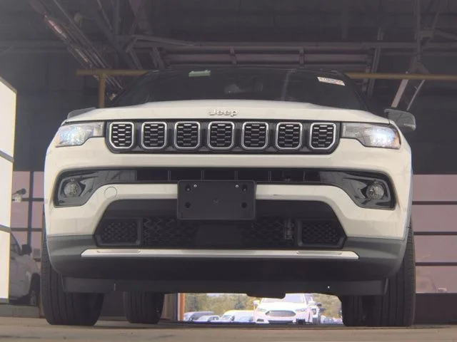Used 2025 White Jeep Limited image 3