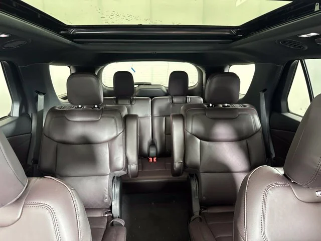 New 2027 Carbonized Gray Metallic Ford Platinum image 12