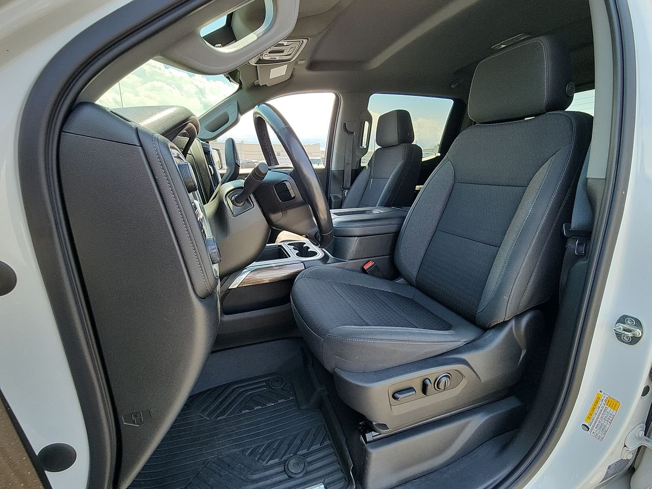 Used 2021 White Chevrolet LT Trail Boss image 11