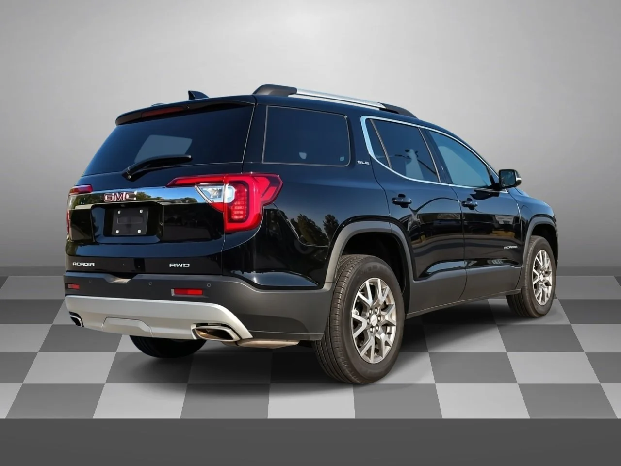 Used 2022 Ebony Twilight GMC SLE image 5
