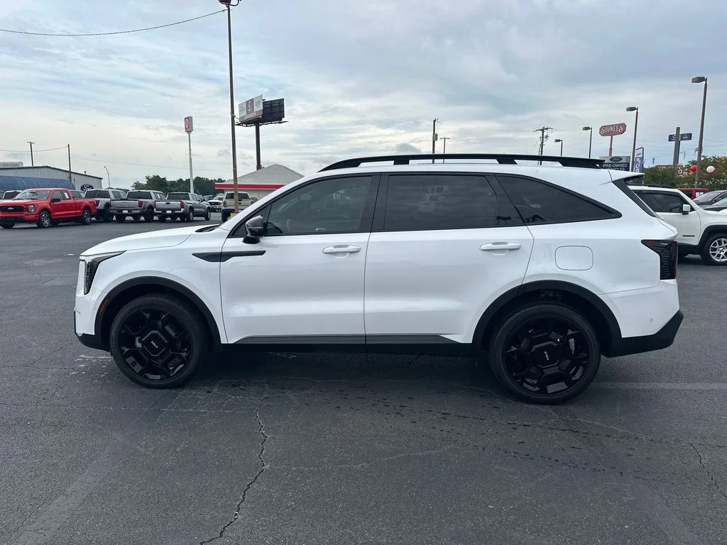 Used 2024 White Kia X-Line SX Prestige image 4