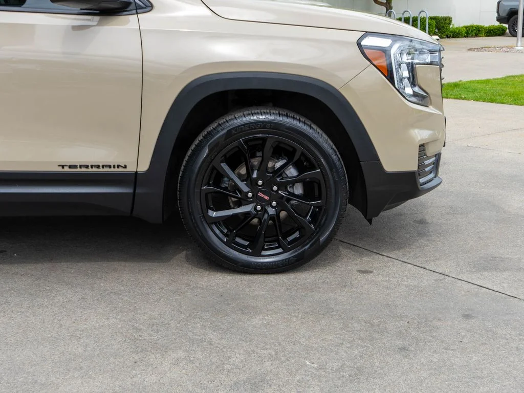 Used 2023 Beige GMC SLE image 35