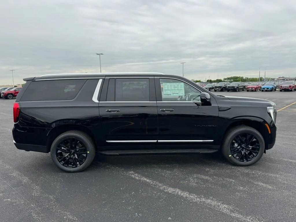 New 2026 Onyx Black GMC Elevation image 6