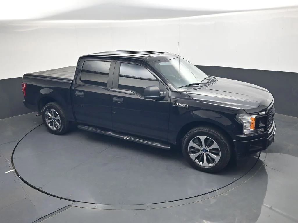 Used 2019 Black Metallic Ford XL image 21