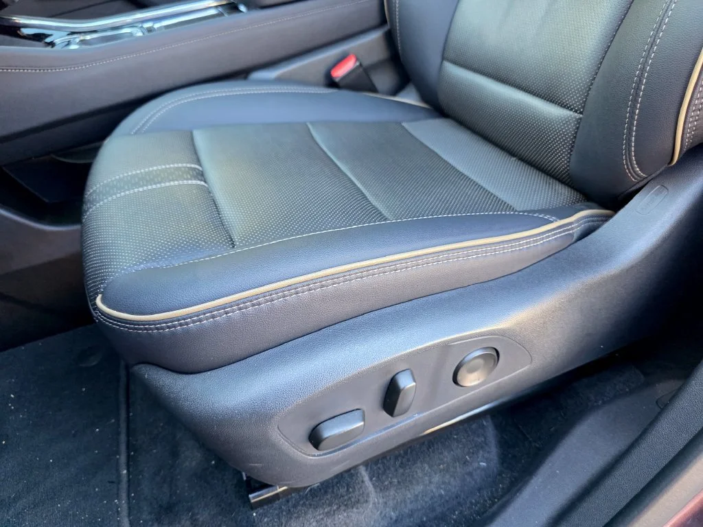 Used 2025 Stardust Metallic Chevrolet High Country image 13