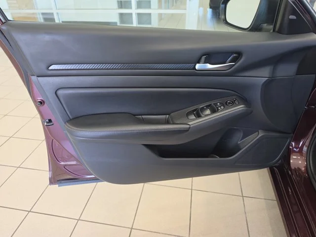 Used 2024 Red Nissan 2.5 SV image 23