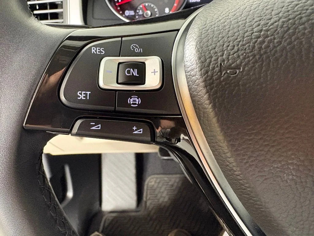 Used 2019 Black Volkswagen 3.6L V6 SE image 27