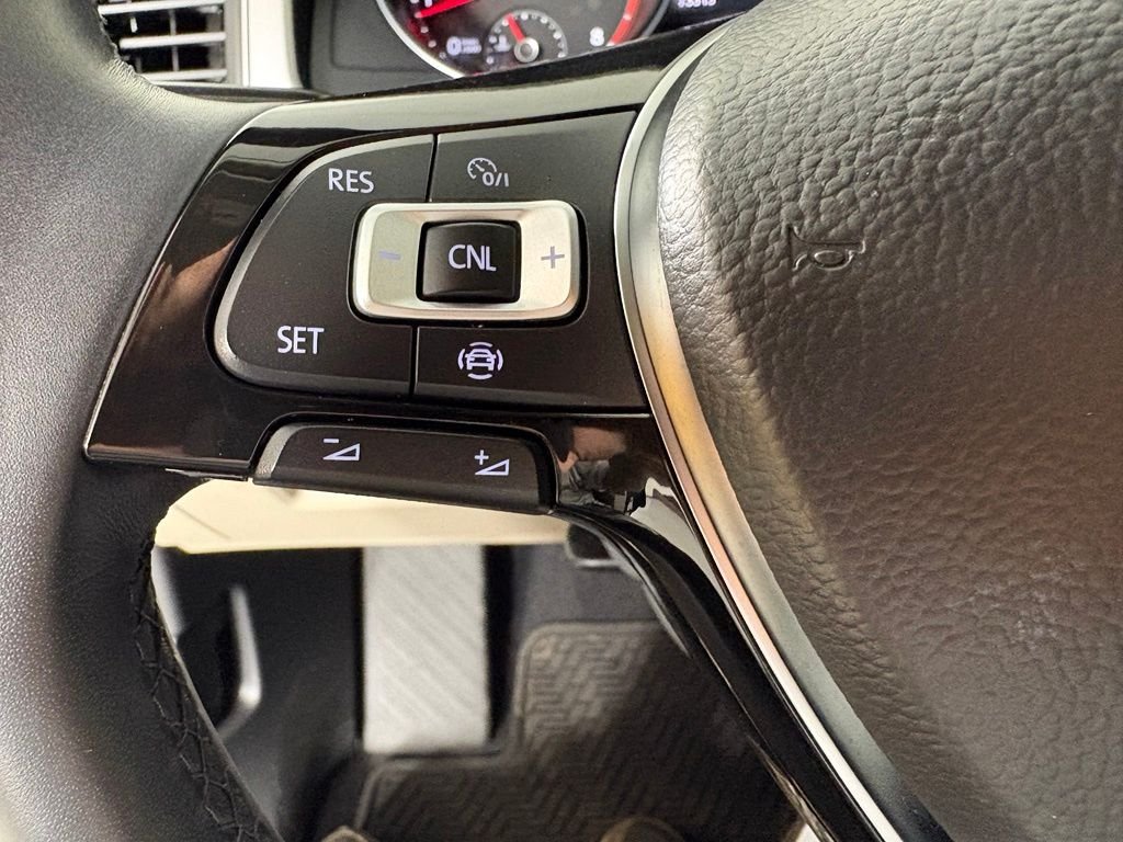 Used 2019 Black Volkswagen 3.6L V6 SE image 27