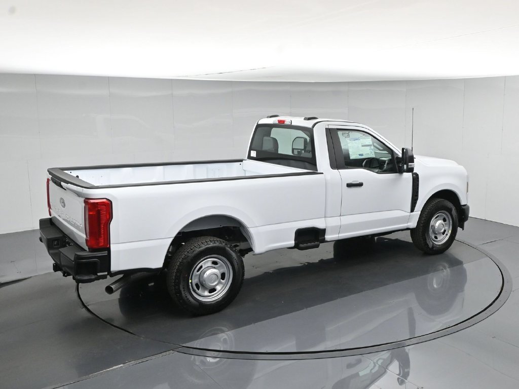 New 2027 Oxford White Ford XL image 35
