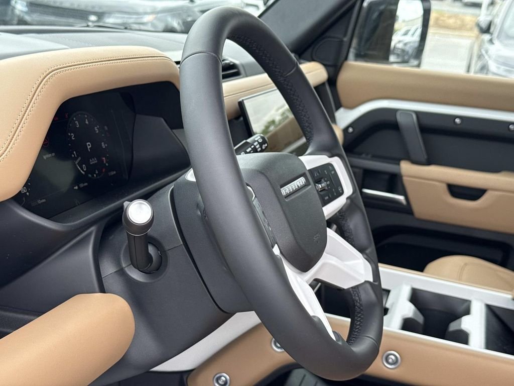 New 2026 Fuji White Land Rover X-Dynamic SE image 12