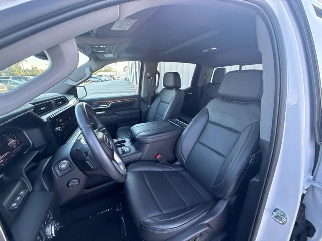 Used 2023 White GMC Denali image 25