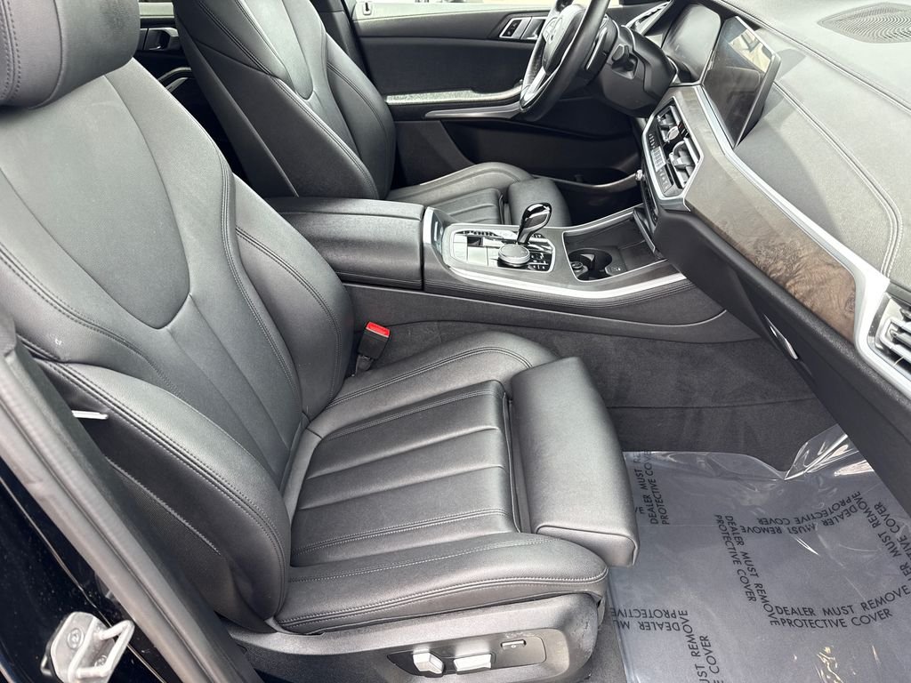 Used 2022 Jet Black BMW sDrive40i image 13