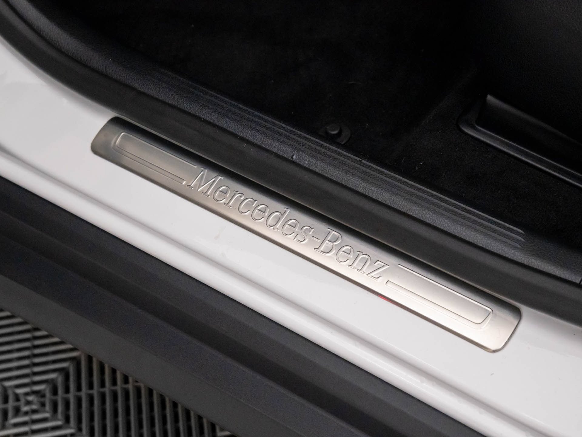 New 2026 Polar White Mercedes-Benz GLC 300 image 50