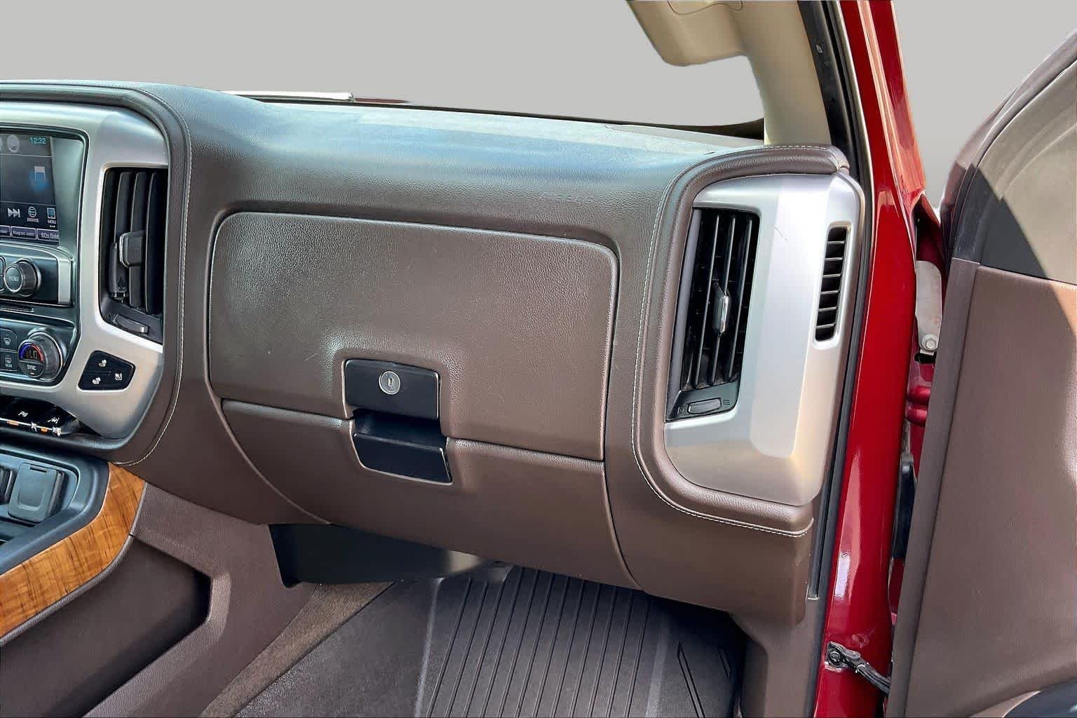 Used 2018 RED QUARTZ TINTCOAT GMC SLT image 18