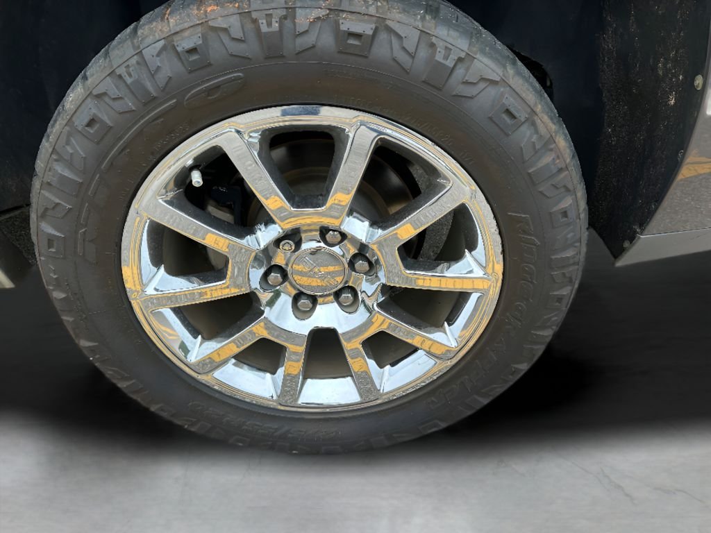 Used 2015 Iridium Metallic GMC Denali image 9