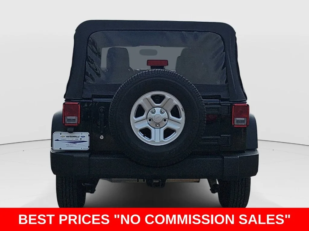 Used 2016 Black Jeep Unlimited Sport image 4