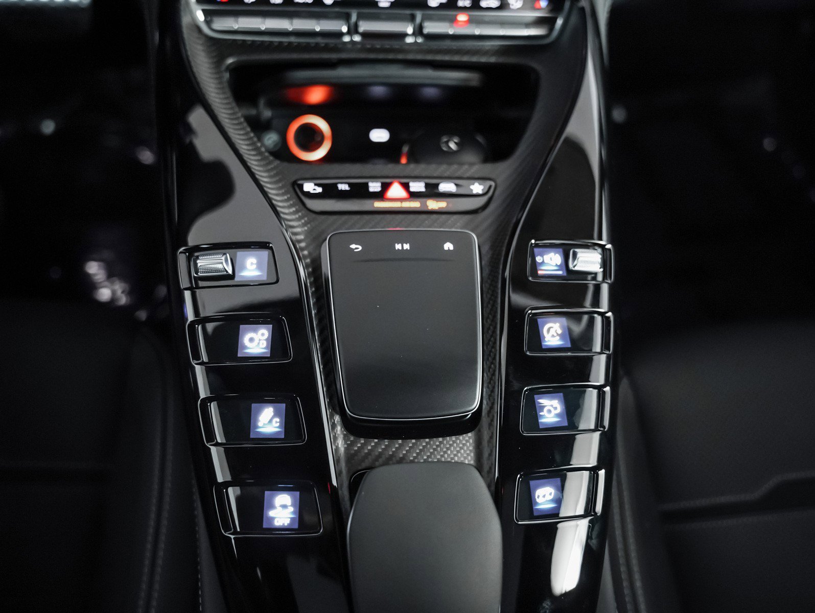New 2026 MANUFAKTUR Moonlight White Metallic Mercedes-Benz AMG® GT 53 4-Door Coupe image 19