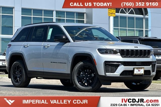 2026 Jeep Grand Cherokee Laredo Altitude