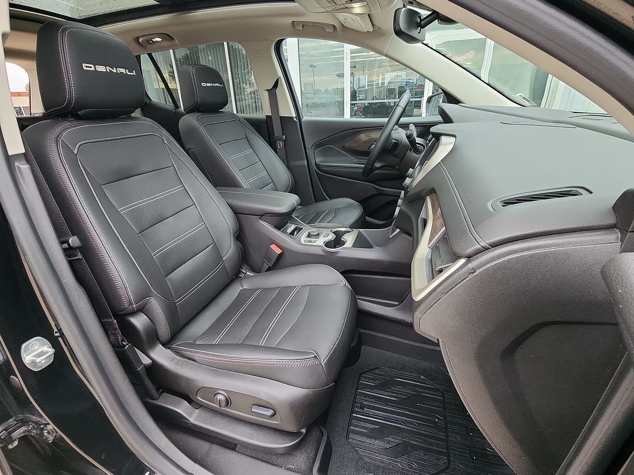 Used 2023 EBONY TWILIGHT METALLIC GMC Denali image 25
