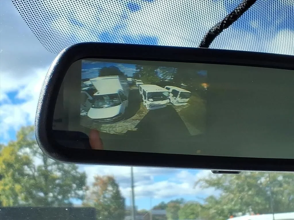 New 2025 Summit White Chevrolet 1WT image 12