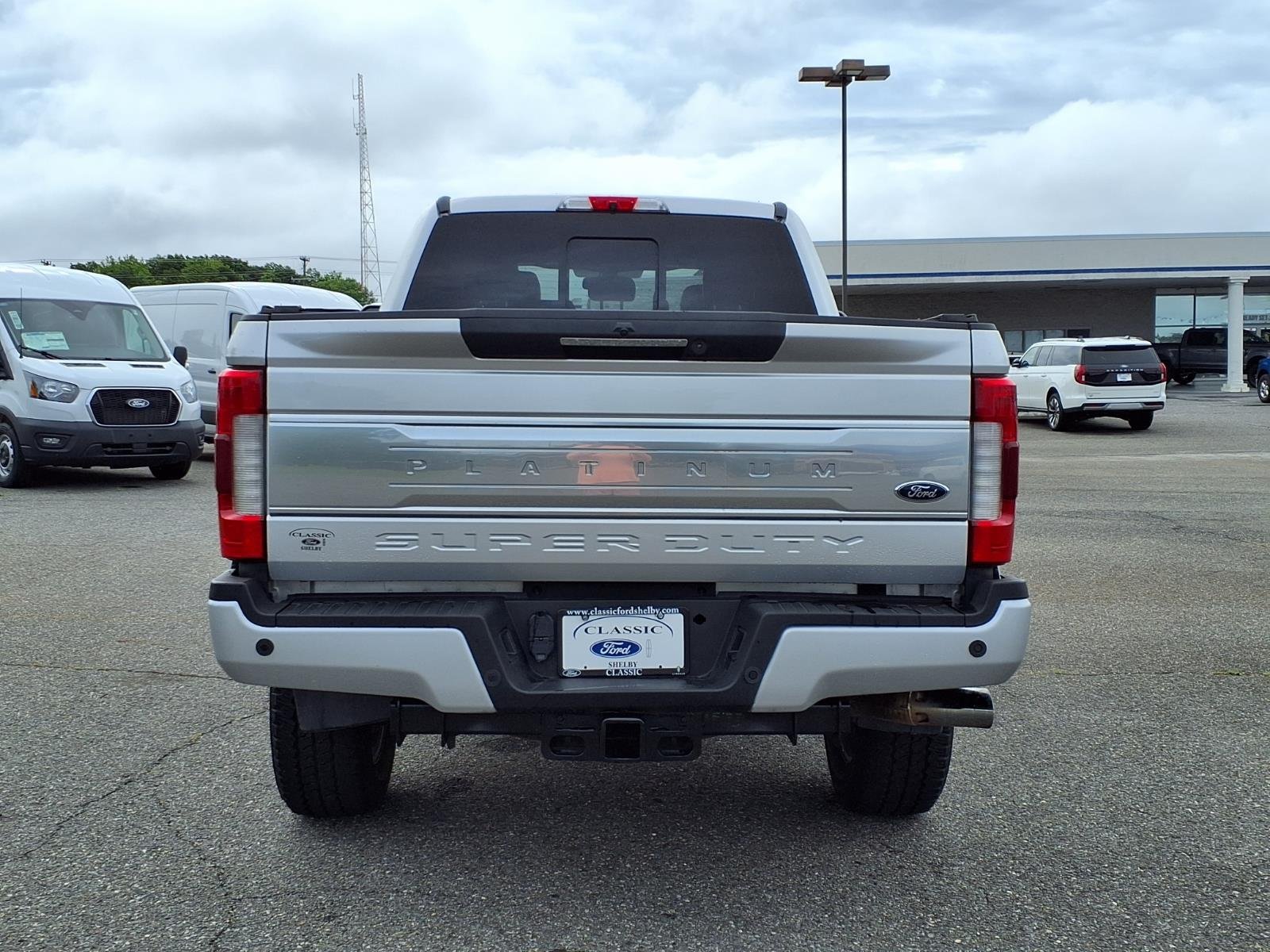 Used 2019  FORD  image 11