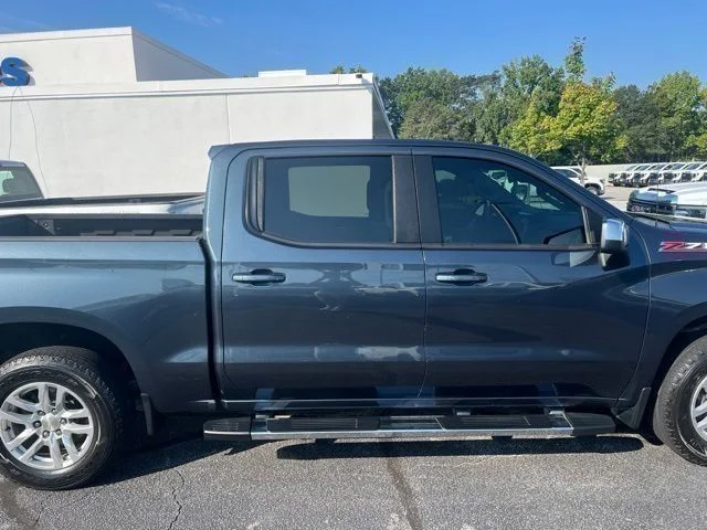Used 2020 Gray Chevrolet LT image 3
