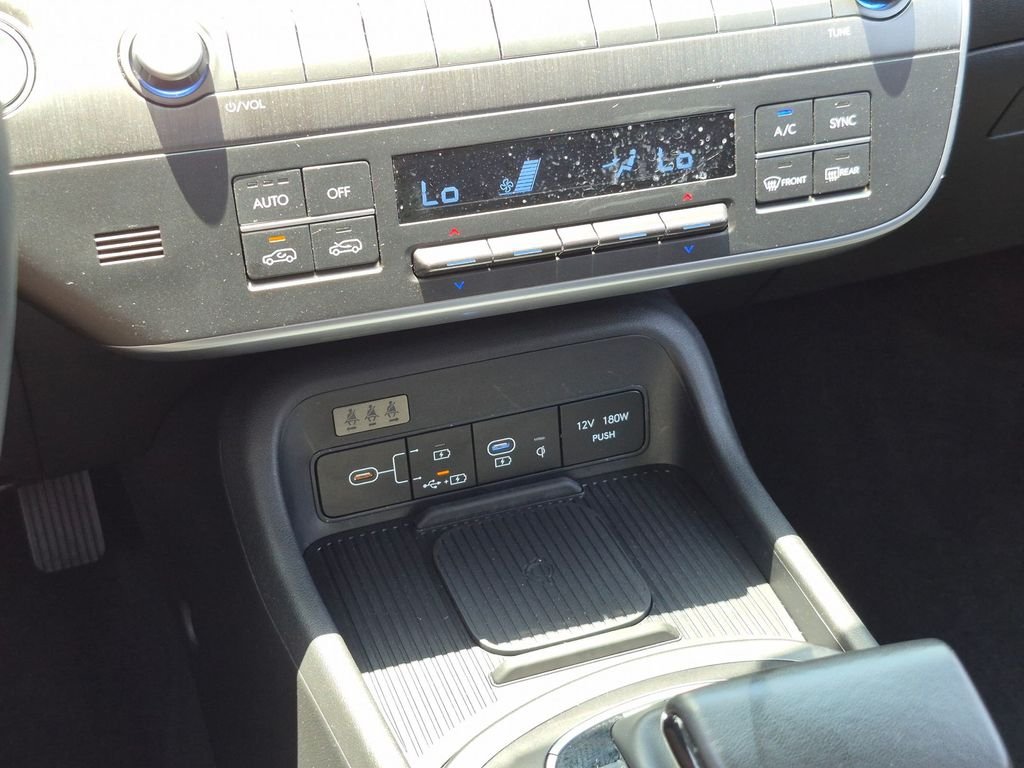 Used 2026 Abyss Black Hyundai SEL Sport image 32