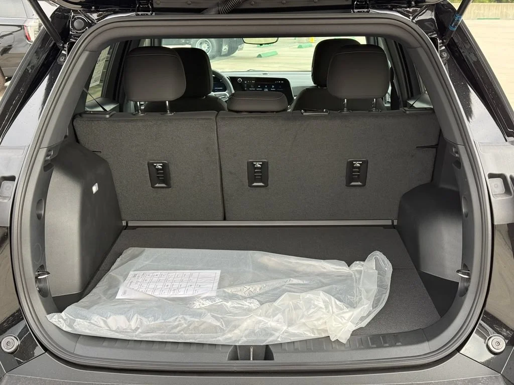 New 2027 Mosaic Black Metallic Chevrolet LT image 8