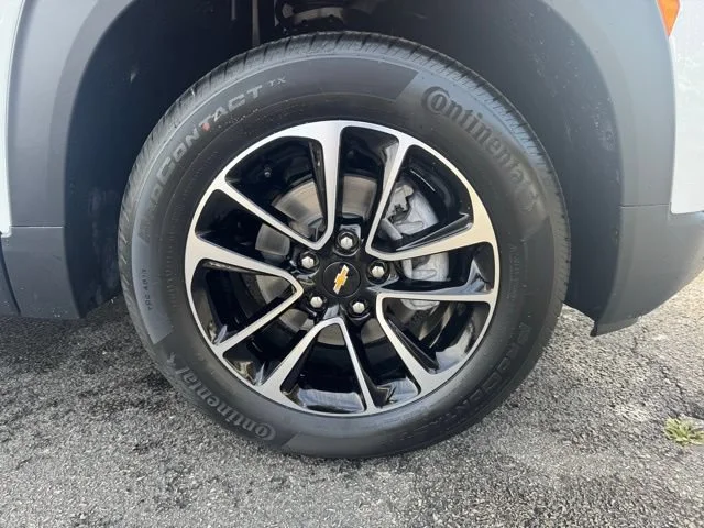 New 2026 Summit White Chevrolet LT image 11