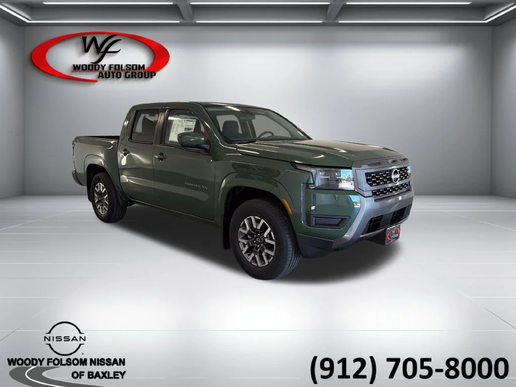 New 2027 Green Nissan SV image 1