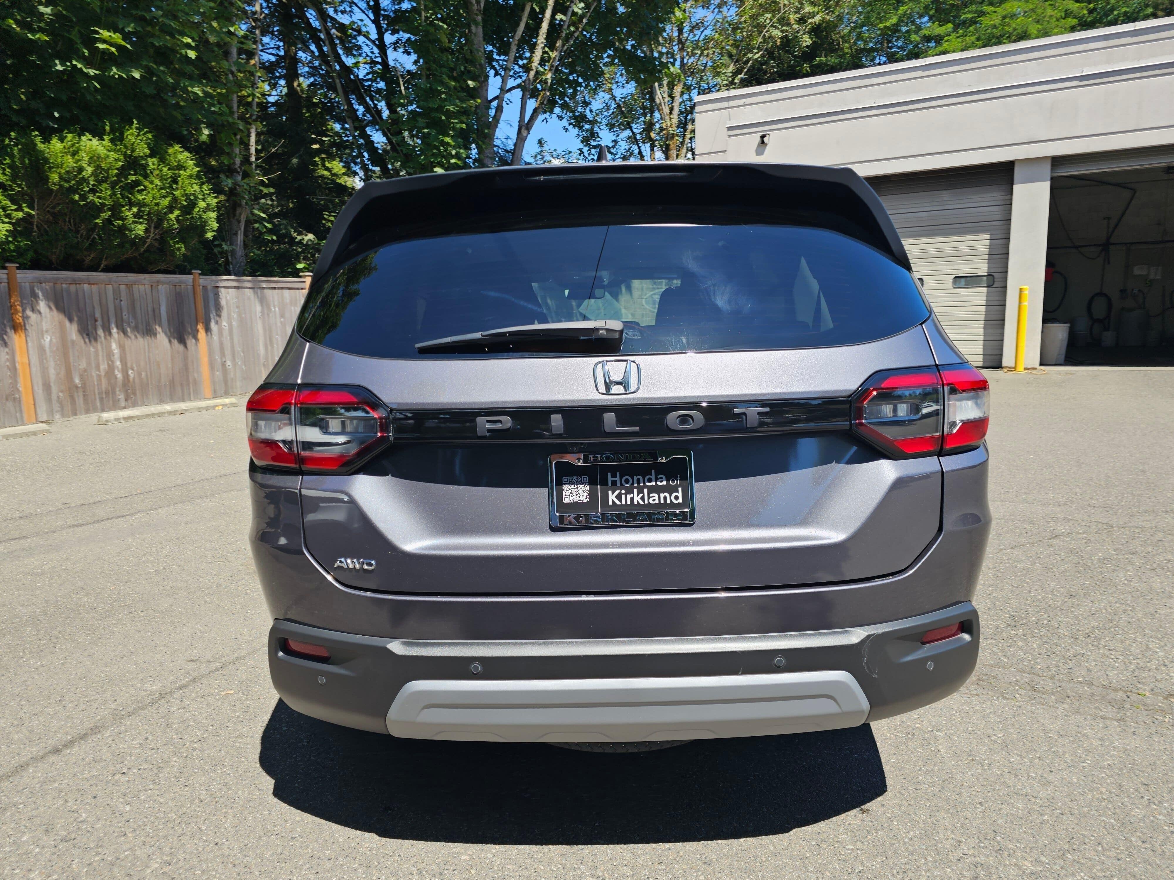 Certified Used 2023 Modern Steel Metallic Honda AWD EX-L image 6