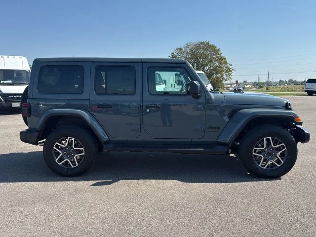 New 2026 Gray Jeep Sahara image 8