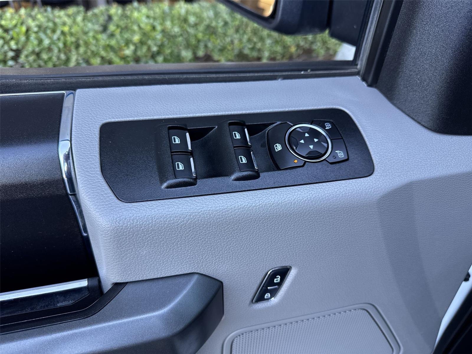 Used 2017 Gold Ford XLT image 27