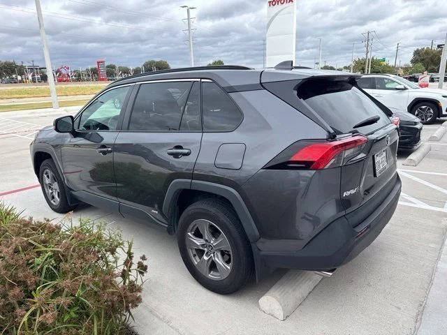 Used 2022 Gray Toyota XLE image 5