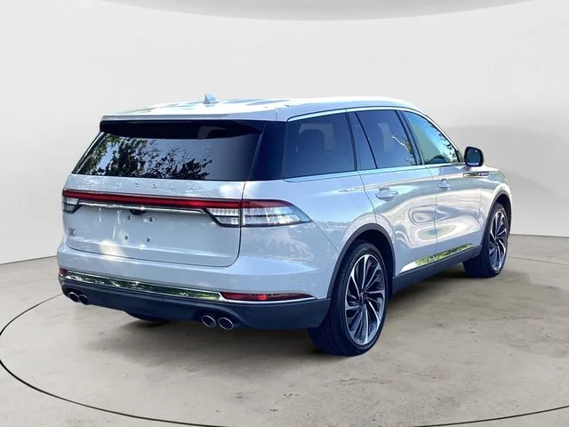 Used 2020 Ceramic Pearl Metallic Tri-Coat Lincoln Reserve image 5